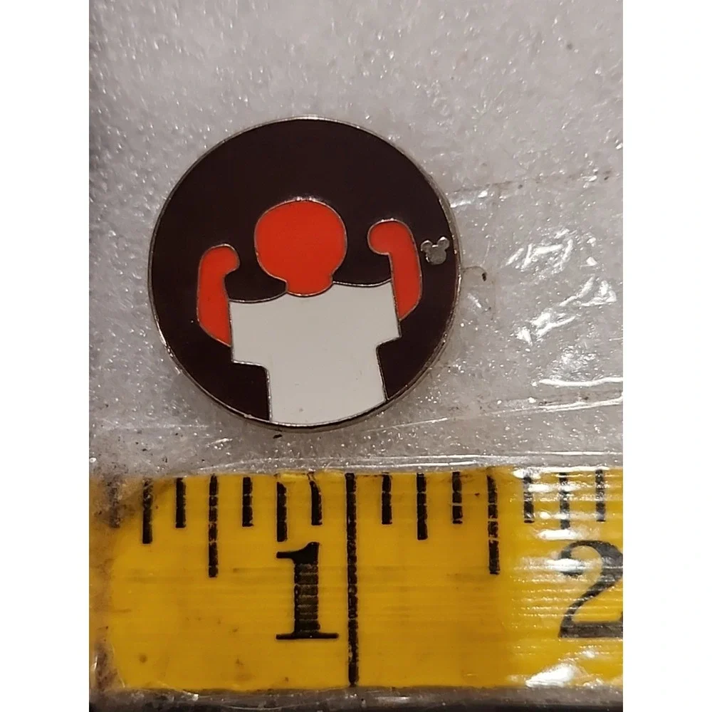 Disney Pin Redwood Creek Challenge Trail Badge Bravery DCA Hidden Mickey‎ 94960